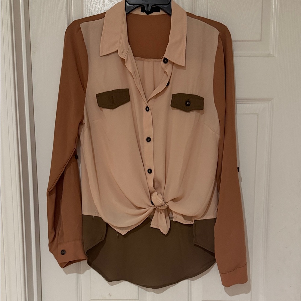 Stylish Women's Button-Up Blouse - Cream and Brown